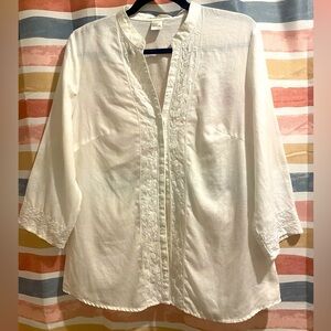 NWOT Susan Bristol size large 100% linen shirt.